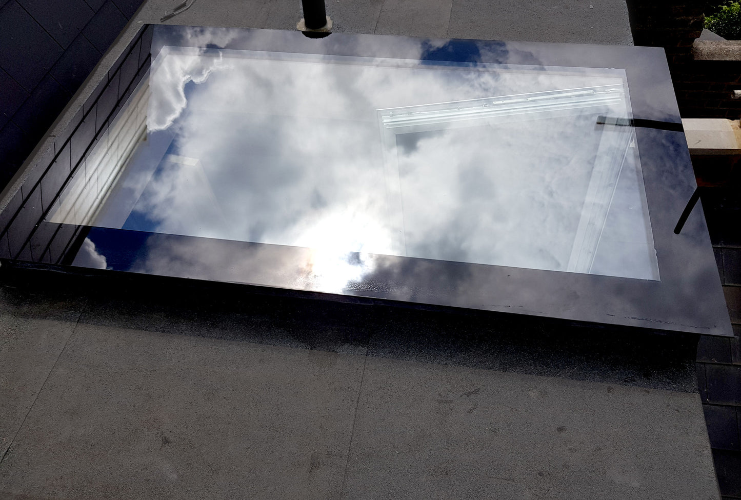 Frameless Flat Roof Skylight - Triple Glazed